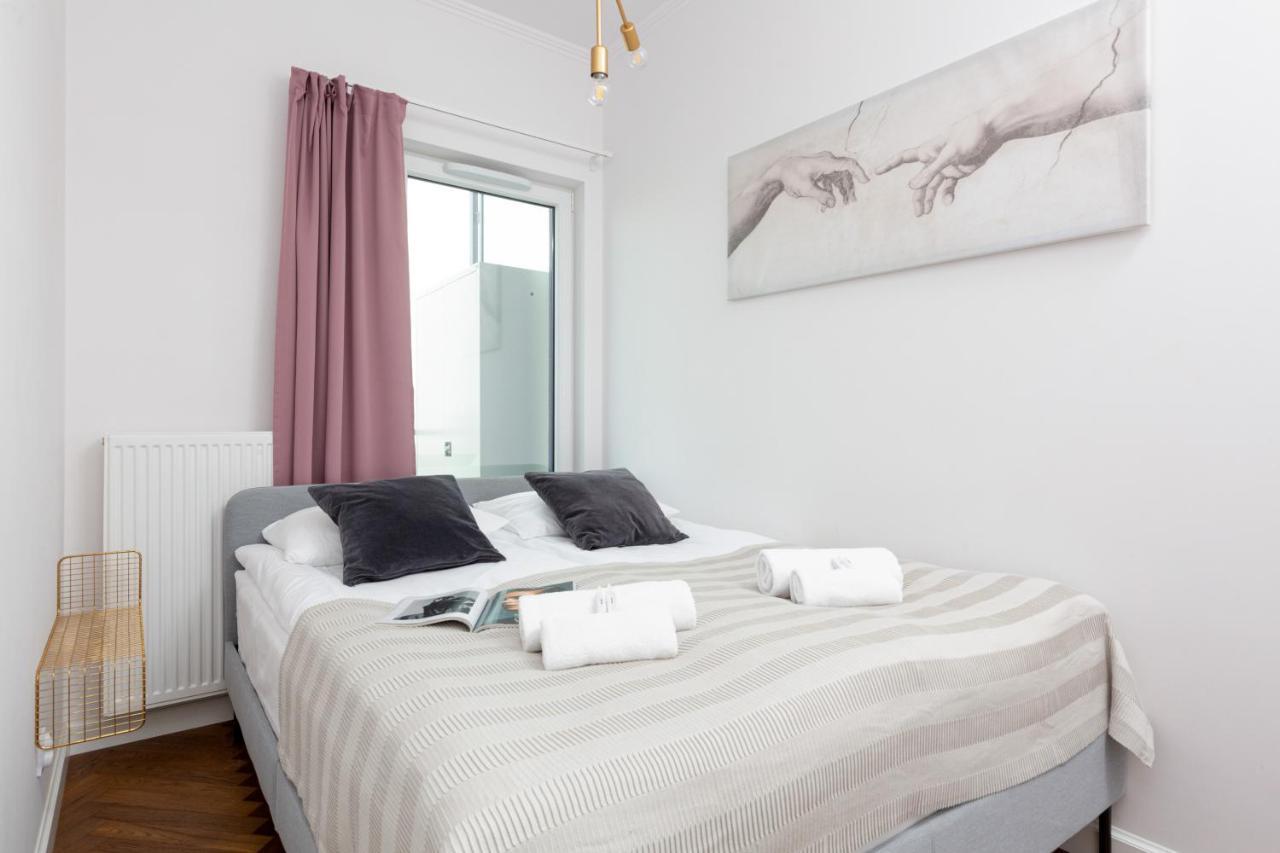 Business Center Apartments Warsaw Wola By Noclegi Renters المظهر الخارجي الصورة