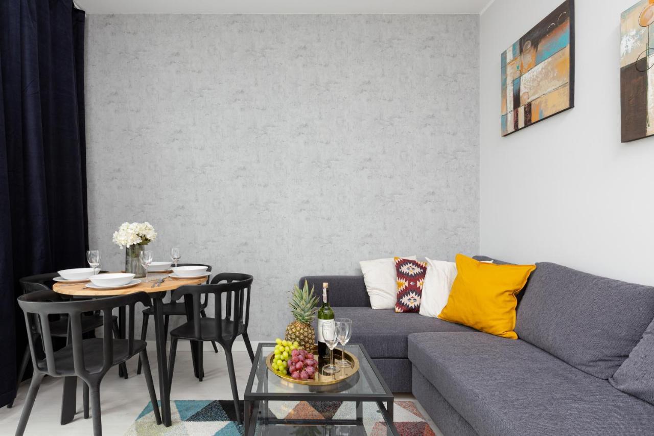 Business Center Apartments Warsaw Wola By Noclegi Renters المظهر الخارجي الصورة