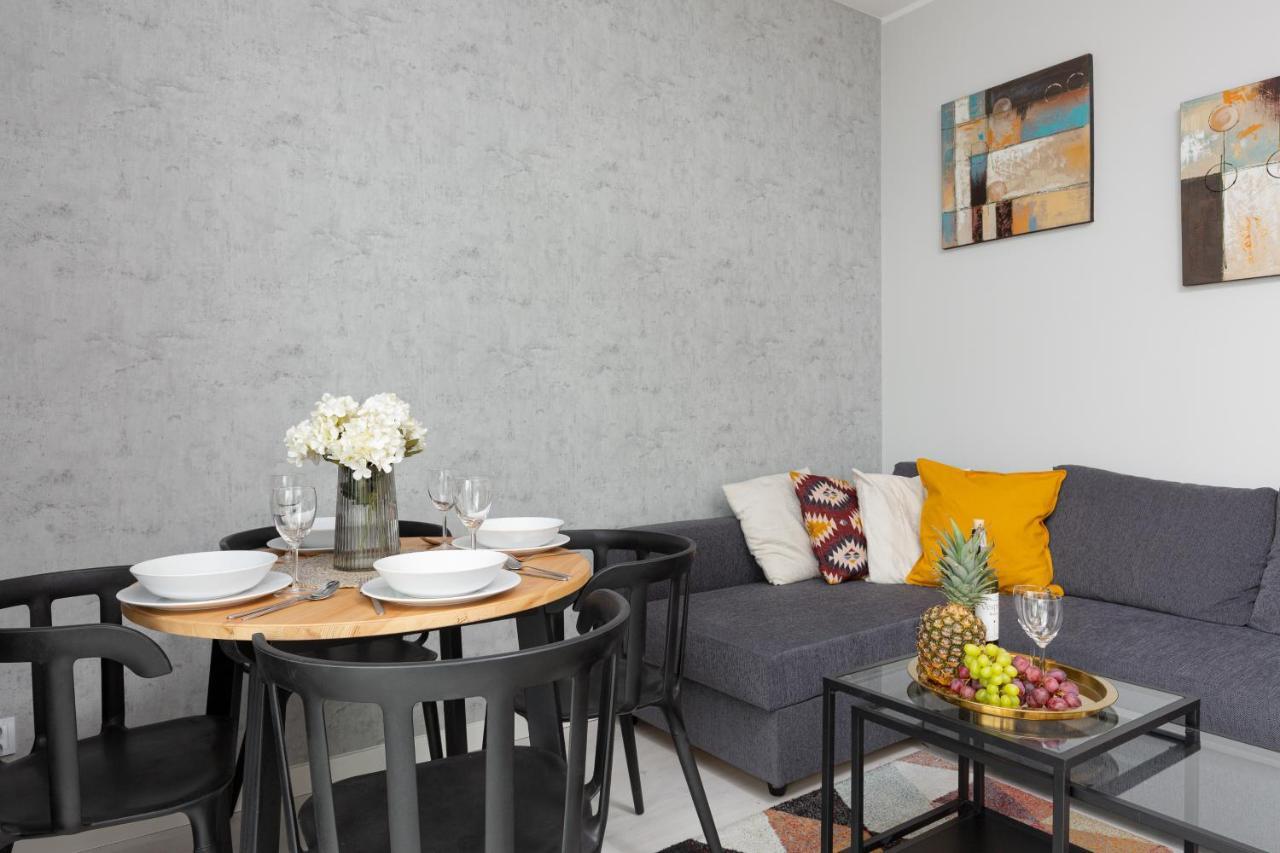 Business Center Apartments Warsaw Wola By Noclegi Renters المظهر الخارجي الصورة