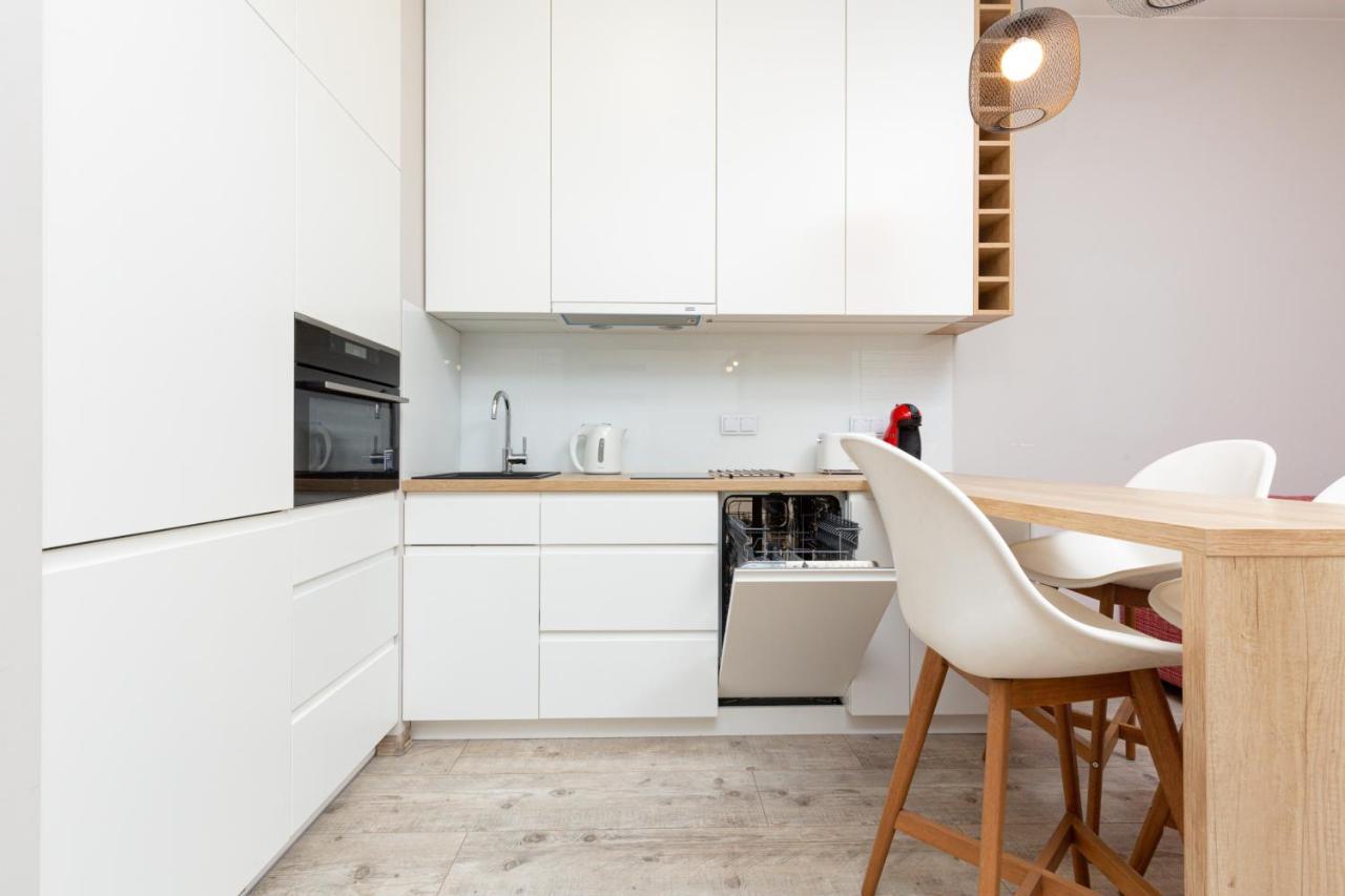 Business Center Apartments Warsaw Wola By Noclegi Renters المظهر الخارجي الصورة
