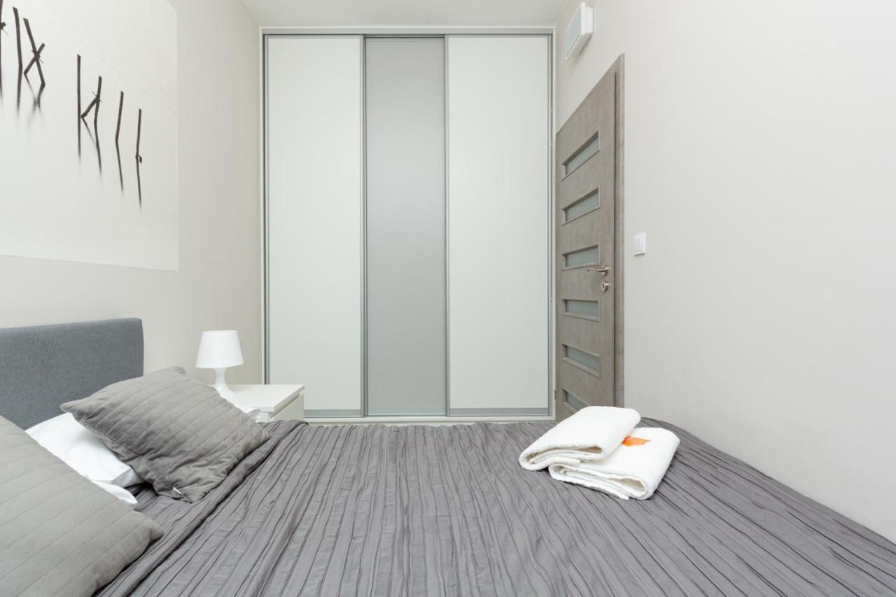 Business Center Apartments Warsaw Wola By Noclegi Renters المظهر الخارجي الصورة