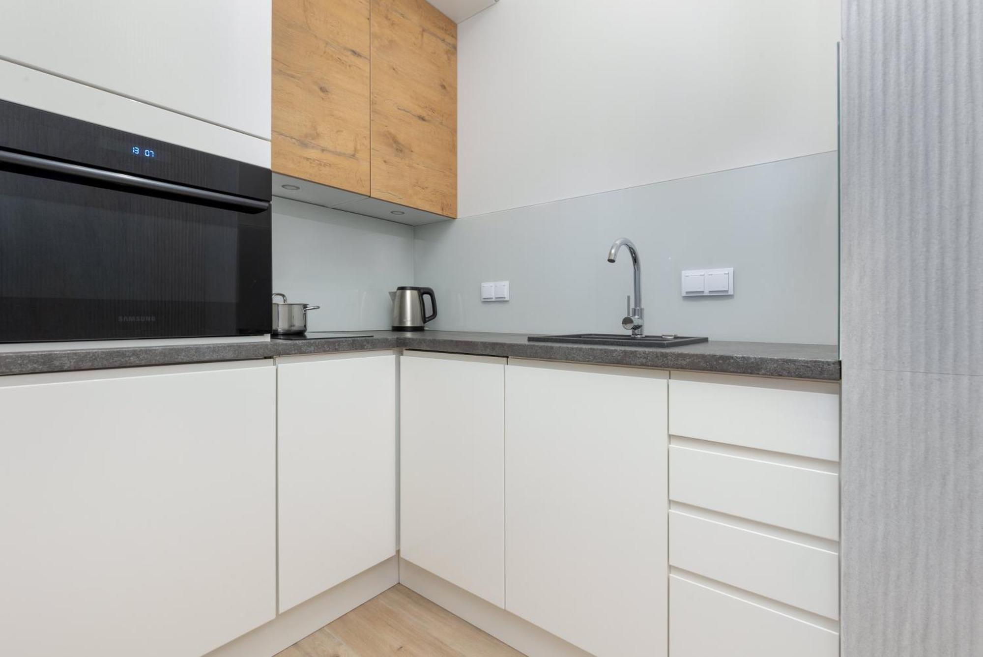 Business Center Apartments Warsaw Wola By Noclegi Renters المظهر الخارجي الصورة