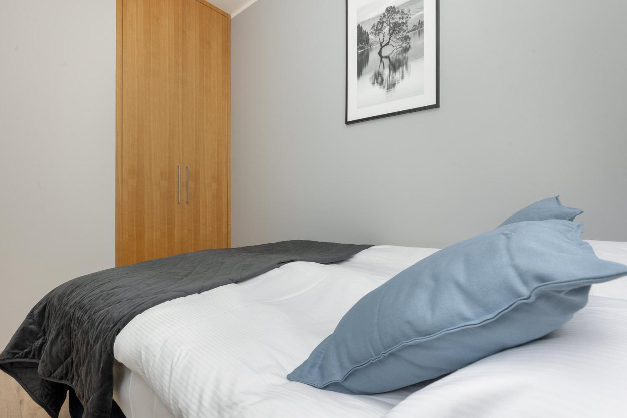 Business Center Apartments Warsaw Wola By Noclegi Renters المظهر الخارجي الصورة
